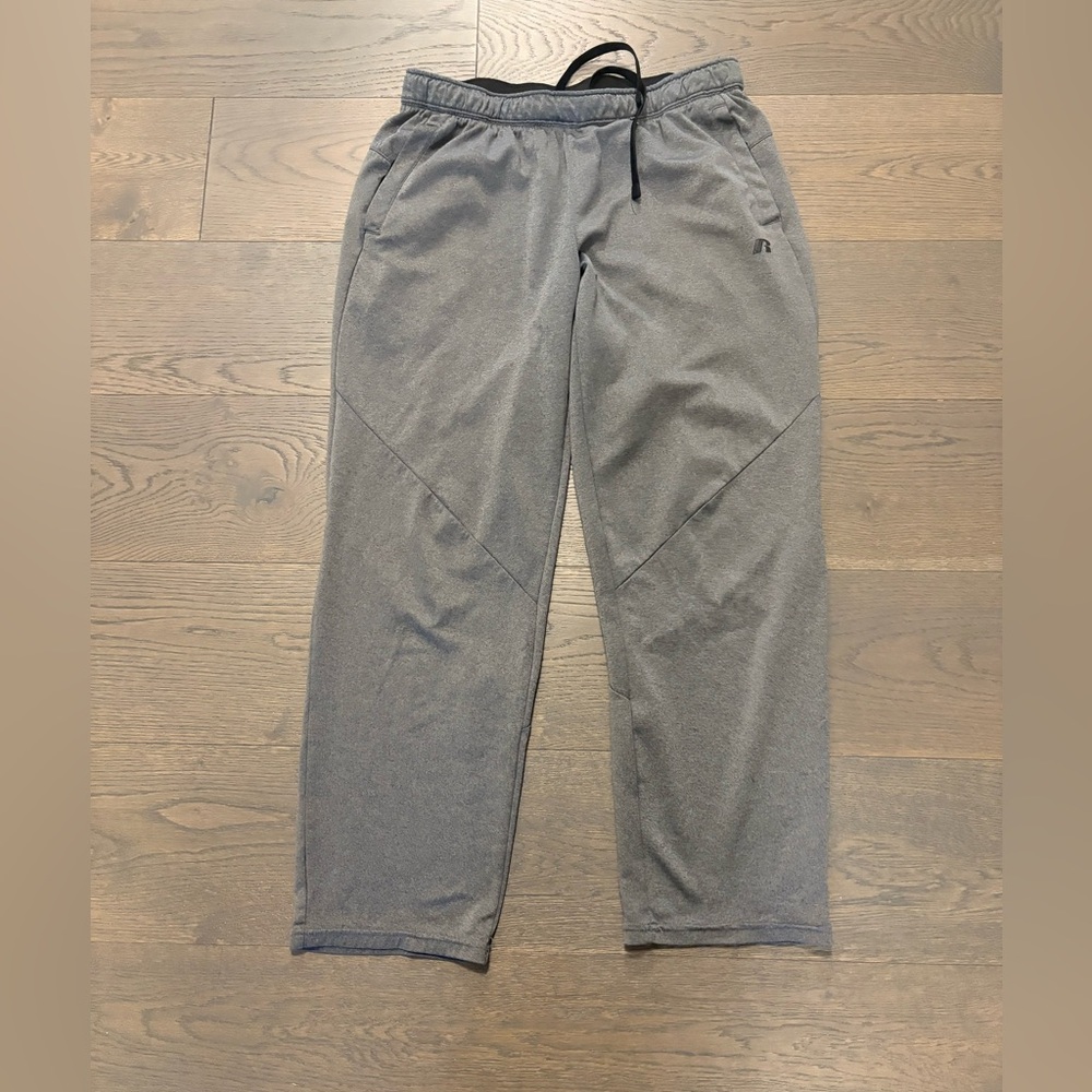 Russell brand men’s gray athletic joggers sz large EUC ret $115